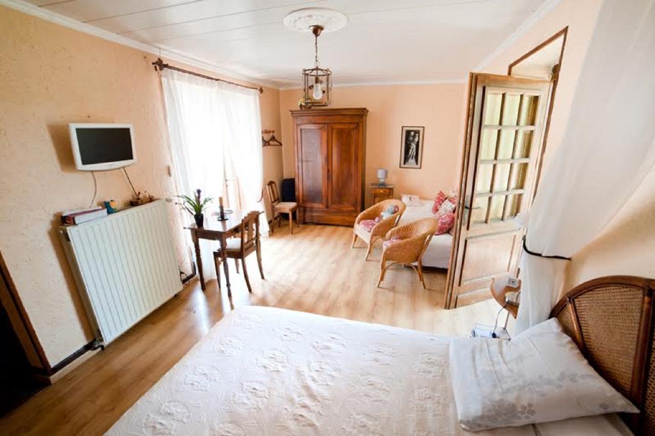 Bed and Breakfast Chez Camille Etrigny Esterno foto